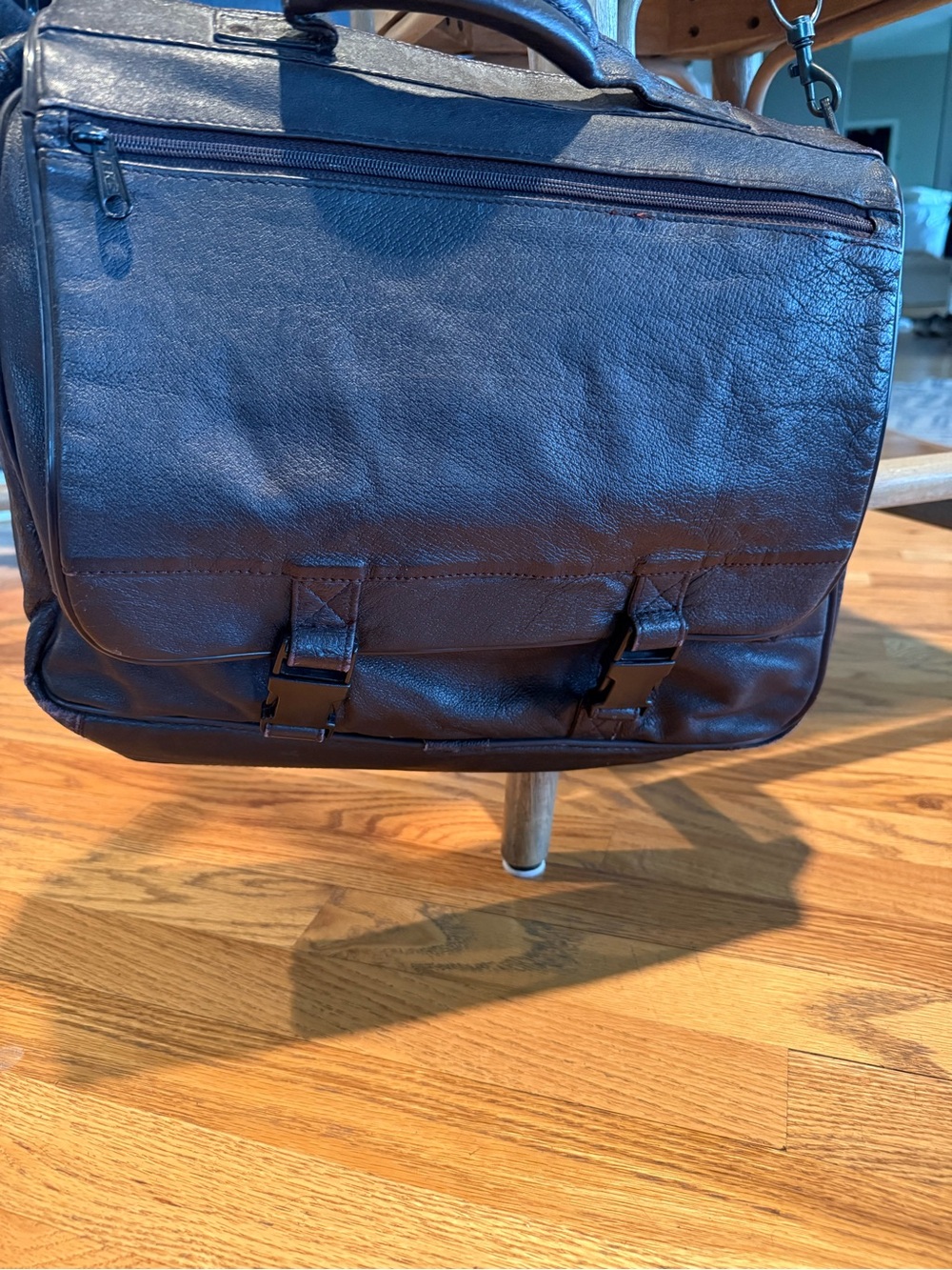 Leather Messenger Bag with padded, adjustable strap. Gender neutral. - Picture 4 of 16